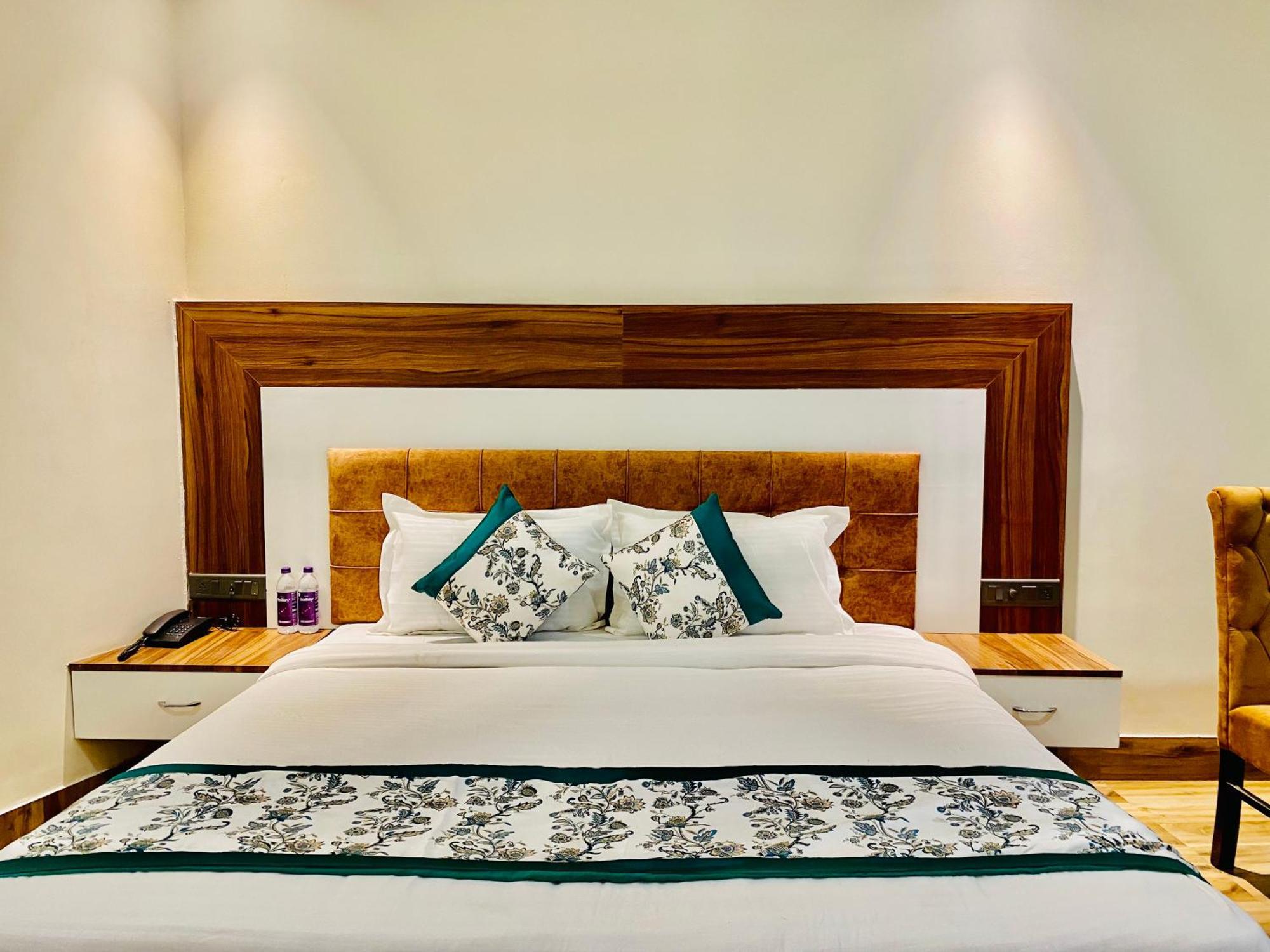 Hotel White House Walking Distance From Golden Temple- With Parking Amritsar Exteriör bild