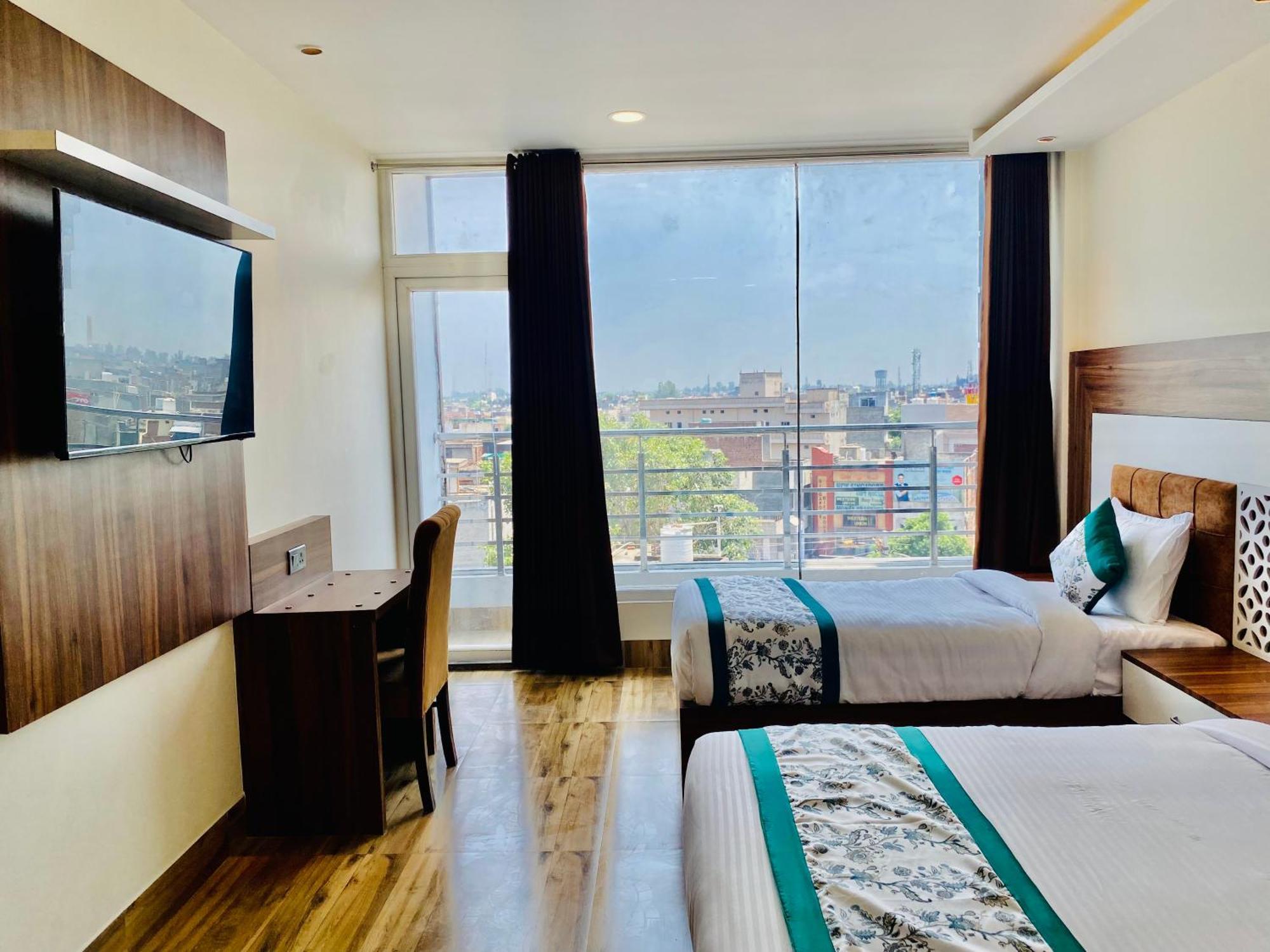 Hotel White House Walking Distance From Golden Temple- With Parking Amritsar Exteriör bild