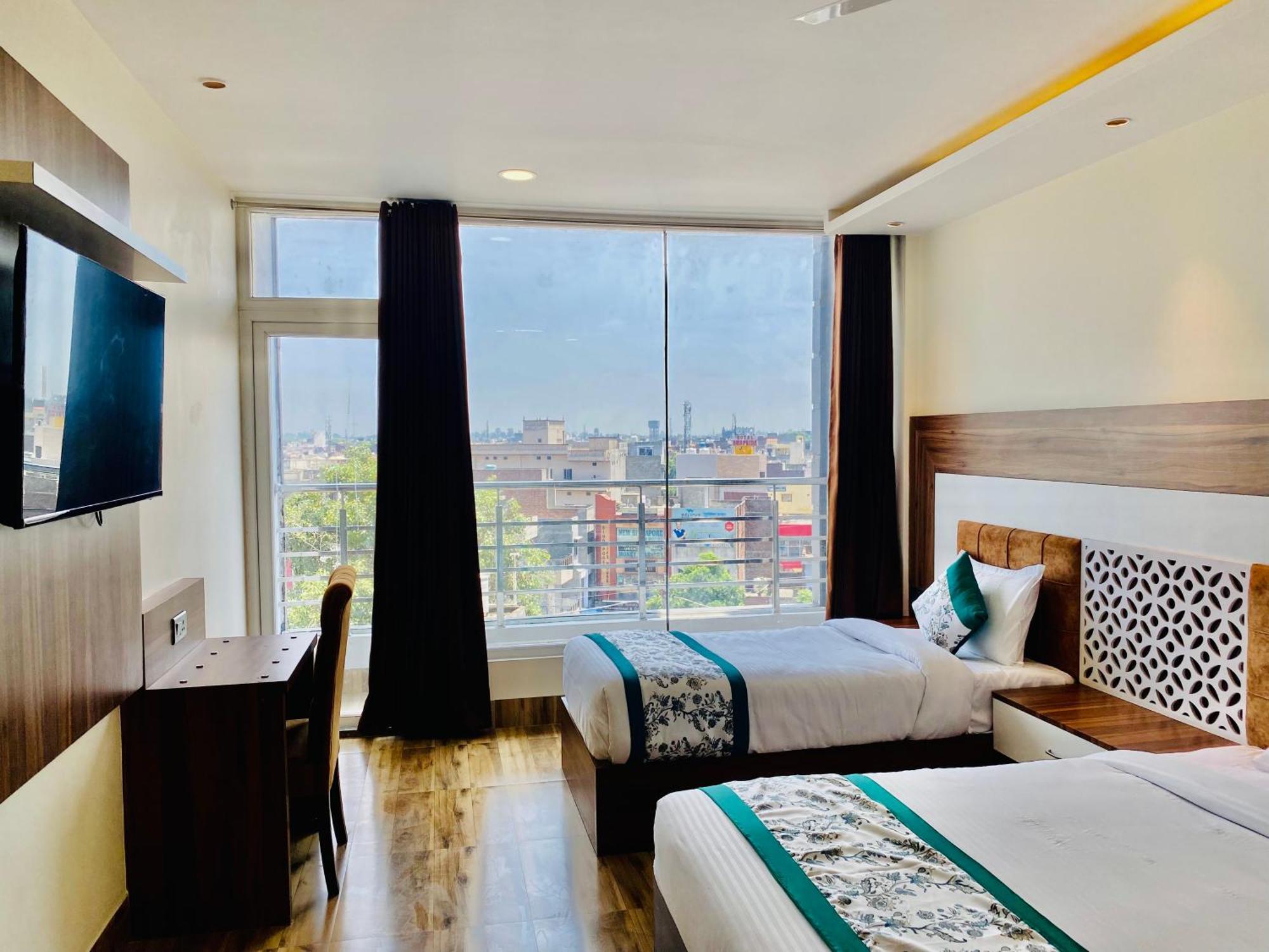 Hotel White House Walking Distance From Golden Temple- With Parking Amritsar Exteriör bild